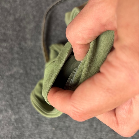 ATHLETA Women’s Olive Green Conscious Crop Athletic Tank Built-In Bra - Medium - Picture 3 of 7